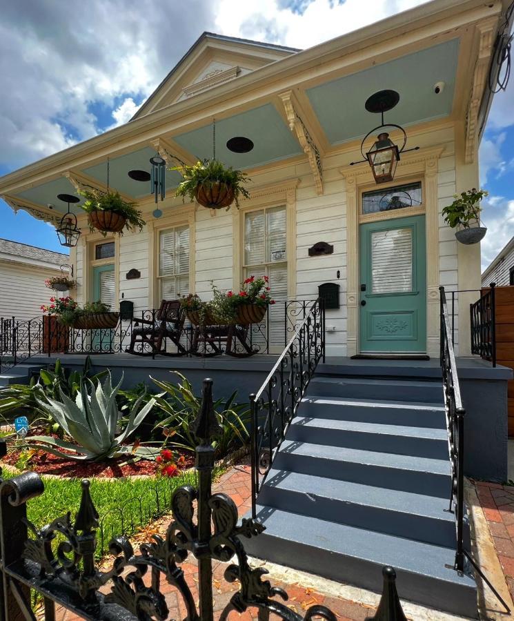 Luxury Historic Shotgun Home In Lower Garden District ニューオーリンズ エクステリア 写真